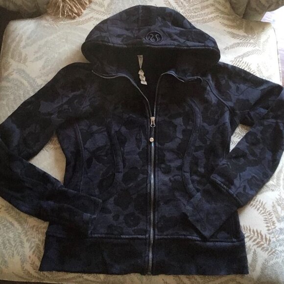Lululemon Scuba Hoodie II Floral (Inkwell Cotton) Fleece Sweater Size 10 - Picture 1 of 8